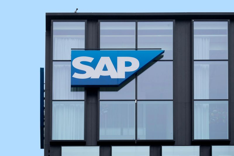 SAP повышает прогноз на 2026 год благодаря росту облачного бизнеса
SAP повышает прогноз на 2026 год благодаря росту облачного бизнеса