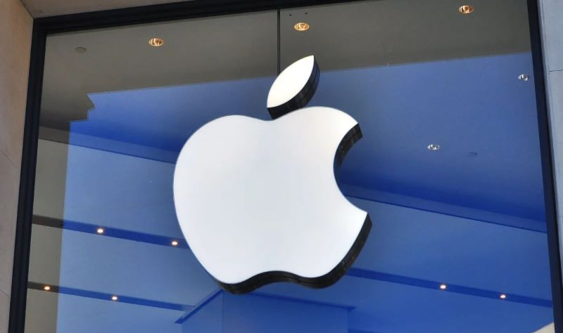 Apple ускоряет разработку собственного ИИ-чипа для дата-центров
Apple ускоряет разработку собственного ИИ-чипа для дата-центров